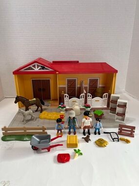 PLAYMOBIL county horse stable take along set